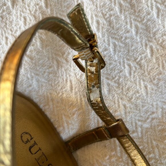 Muted gold leather strappy Guess sandals - size 9 - Picture 7 of 8